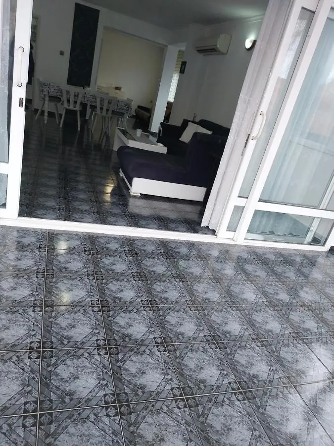 White Home Burgas City Apartmán